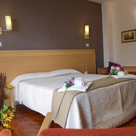 Catania Crossing B&B - Rooms & Comforts Catânia Exterior foto