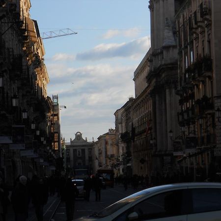 Catania Crossing B&B - Rooms & Comforts Catânia Exterior foto