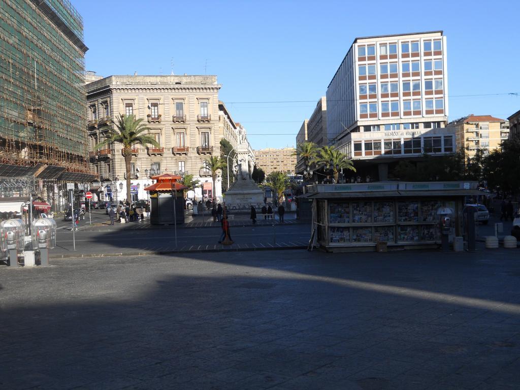 Catania Crossing B&B - Rooms & Comforts Catânia Exterior foto