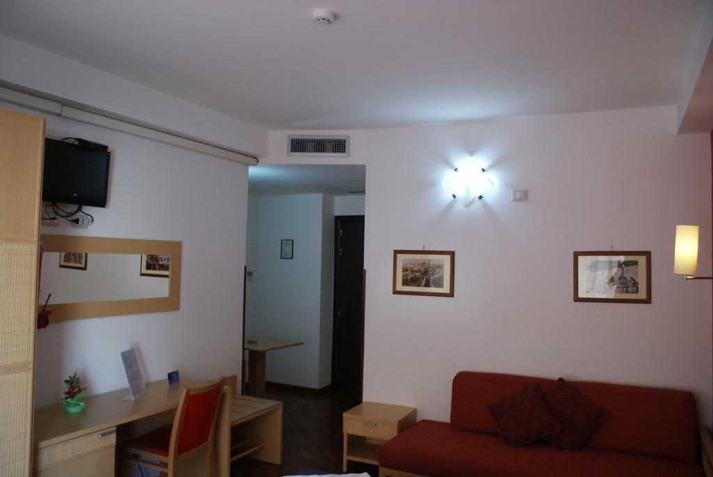 Catania Crossing B&B - Rooms & Comforts Catânia Exterior foto
