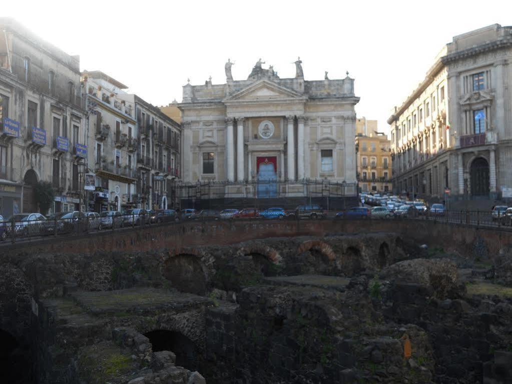 Catania Crossing B&B - Rooms & Comforts Catânia Exterior foto
